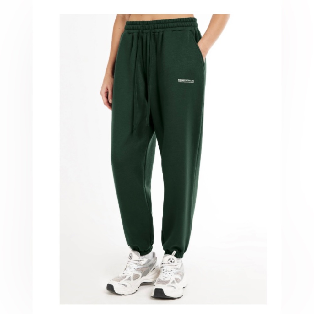 The giving movement sweatpants
